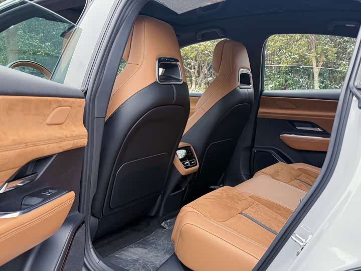 Фото 9 - Mazda EZ-6