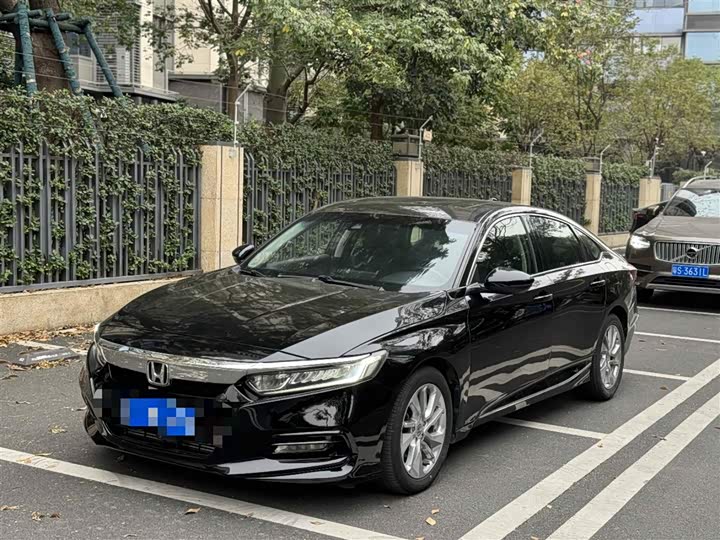 Фото 2 - Honda Accord