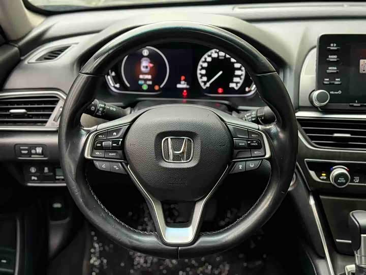 Фото 6 - Honda Accord