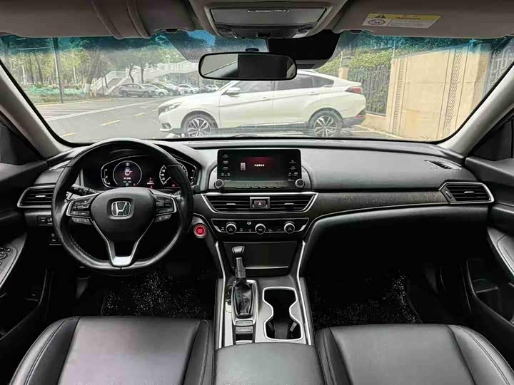 Фото 7 - Honda Accord