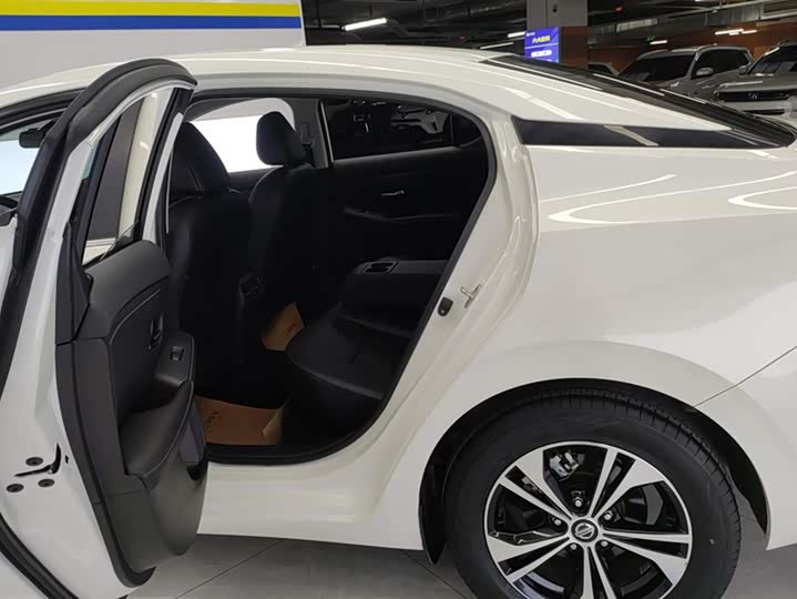 Фото 9 - Nissan Sylphy