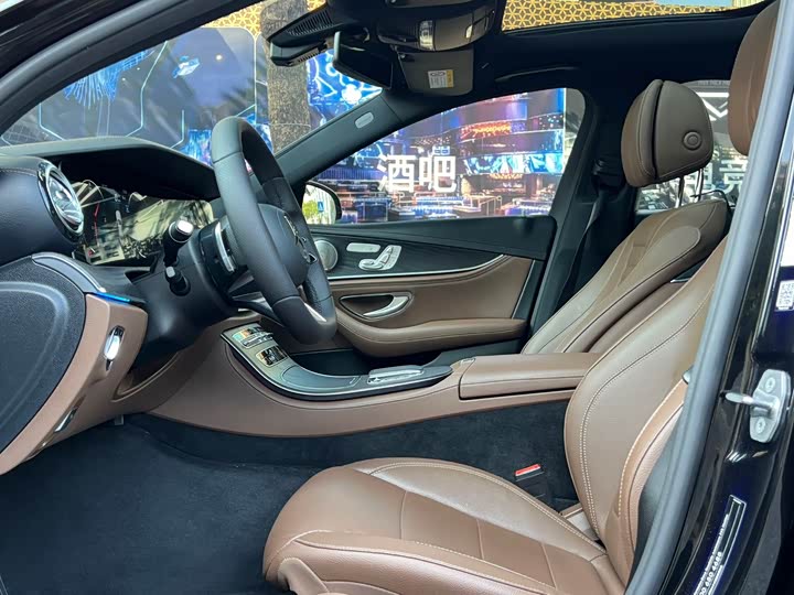 Photo 5 - Mercedes-Benz E-Class