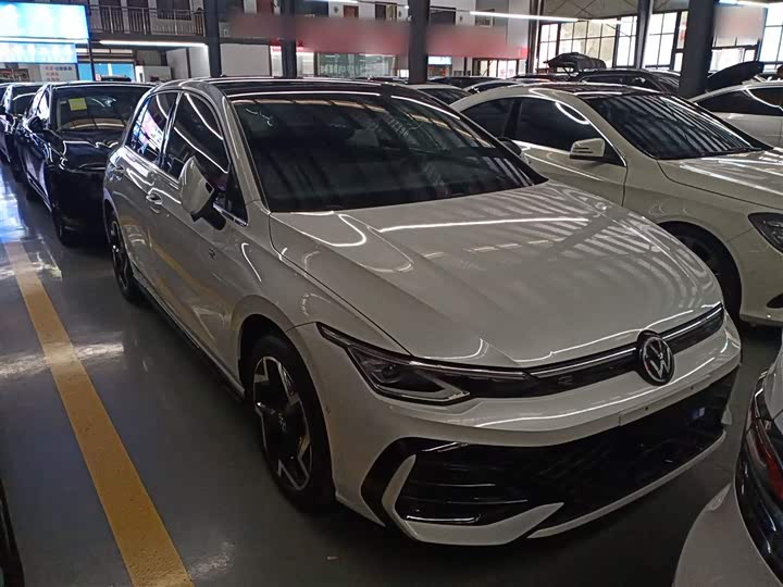 Фото 4 - Volkswagen Golf