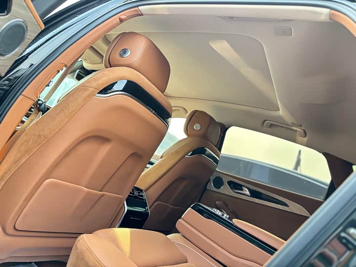 Фото 9 - Hongqi H9