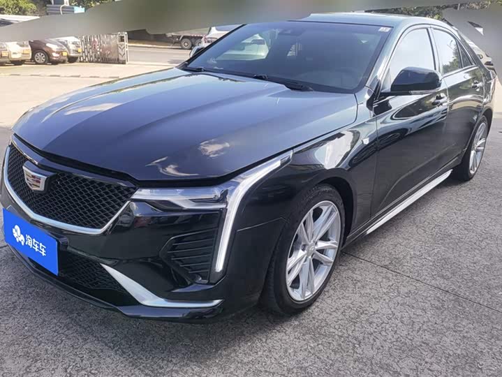 Фото 1 - Cadillac CT4