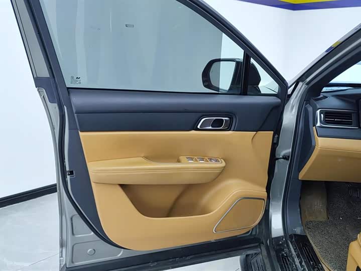 Фото 7 - LiXiang One