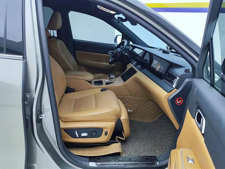 Фото 8 - LiXiang One