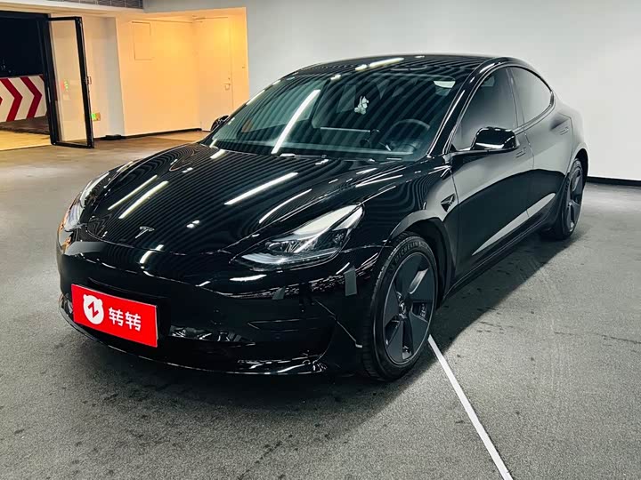 Фото 1 - Tesla Model 3