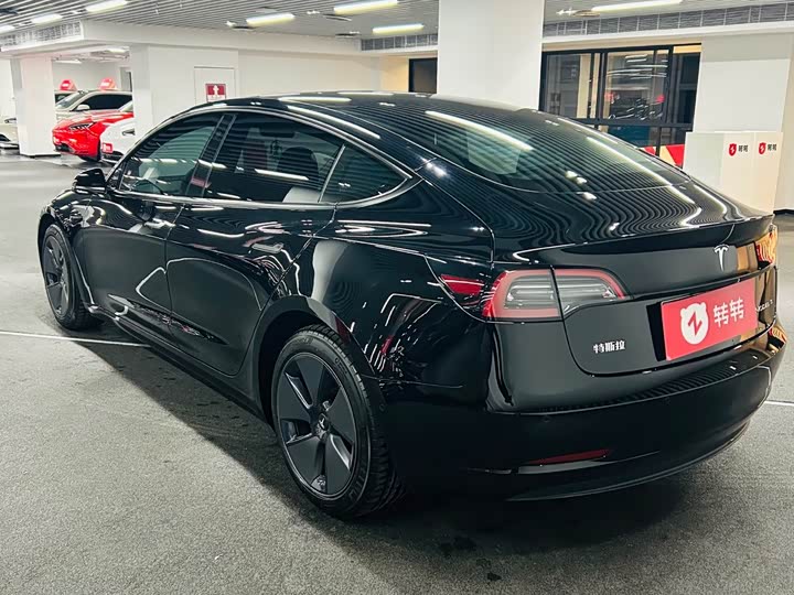 Фото 6 - Tesla Model 3