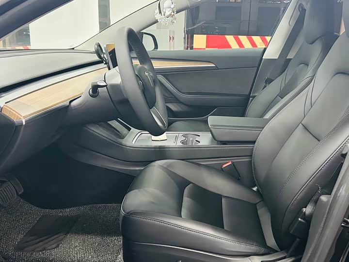 Фото 7 - Tesla Model 3