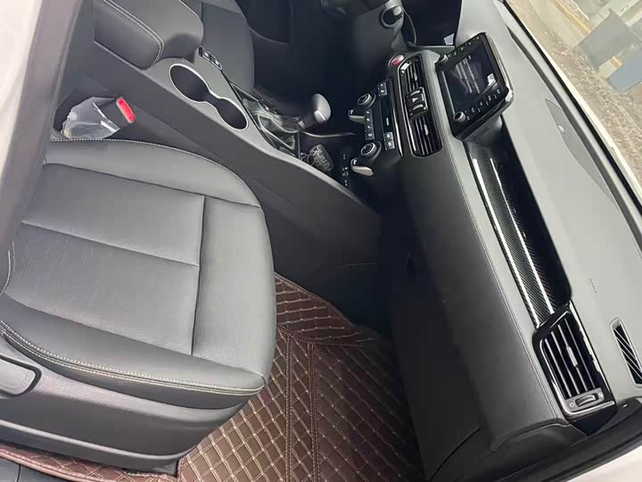 Фото 8 - Kia KX7