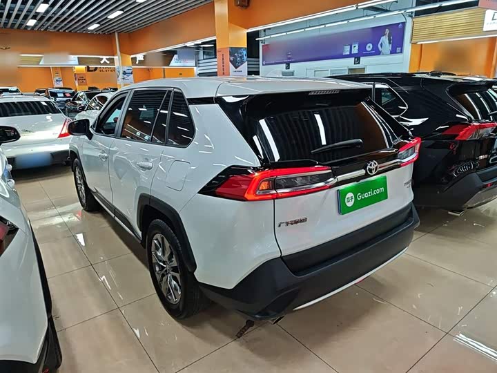 Фото 5 - Toyota Wildlander