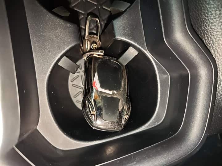 Фото 9 - Toyota Wildlander