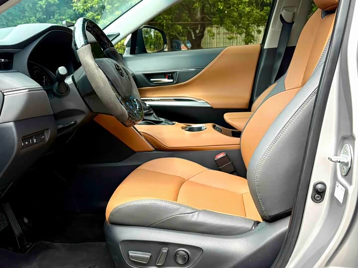 Фото 9 - Toyota Venza