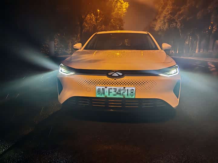 Фото 2 - Chery Fulwin A8