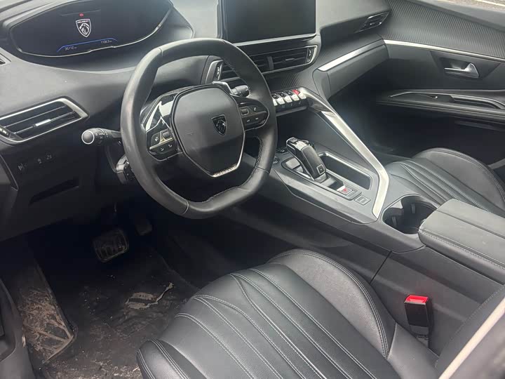 Фото 4 - Peugeot 5008