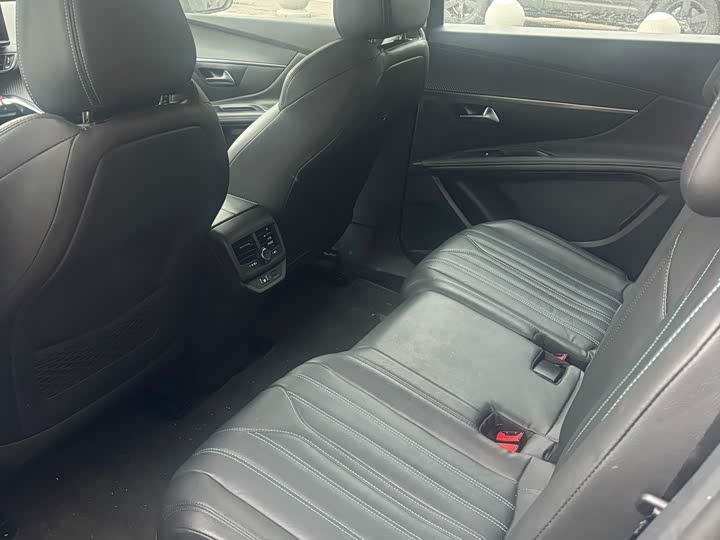 Фото 6 - Peugeot 5008