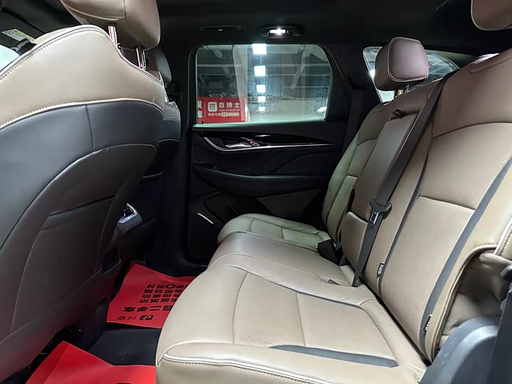 Фото 8 - Buick Enclave