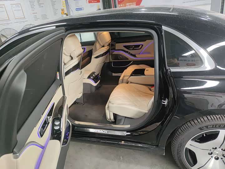 Фото 3 - Mercedes-Benz Maybach S-Class