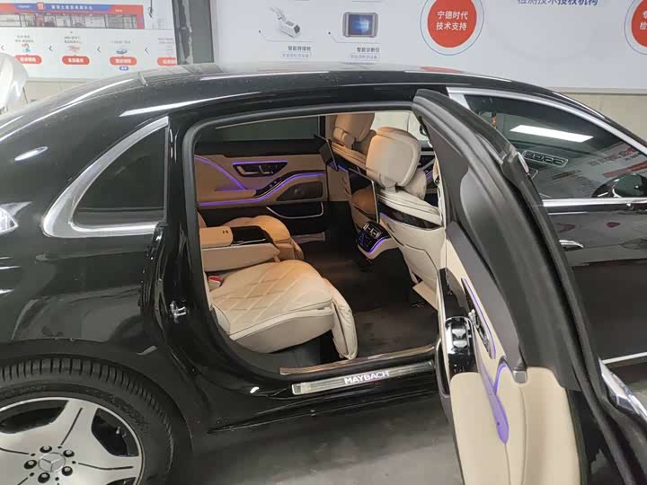 Фото 4 - Mercedes-Benz Maybach S-Class