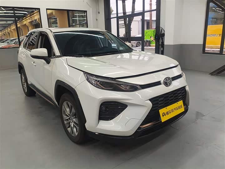 Фото 4 - Toyota Wildlander