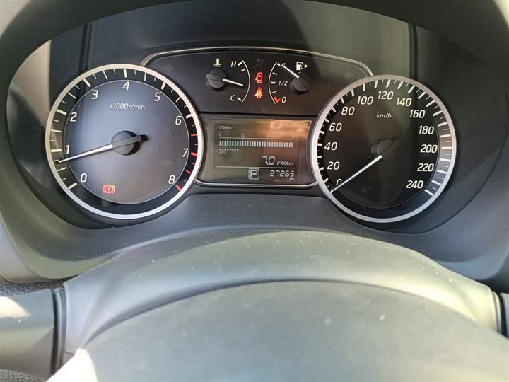 Фото 5 - Nissan Sylphy