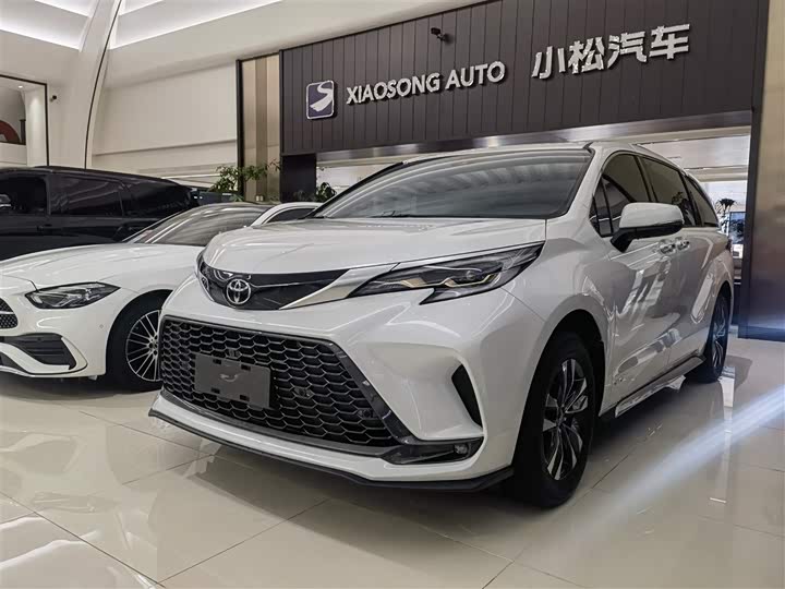 Фото 1 - Toyota Granvia