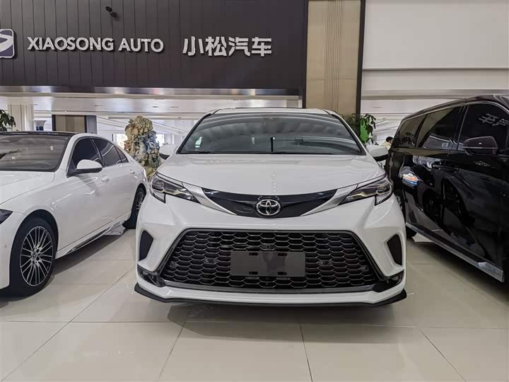 Фото 2 - Toyota Granvia