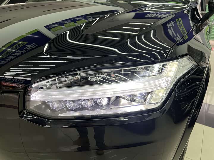 Фото 3 - Volvo XC90