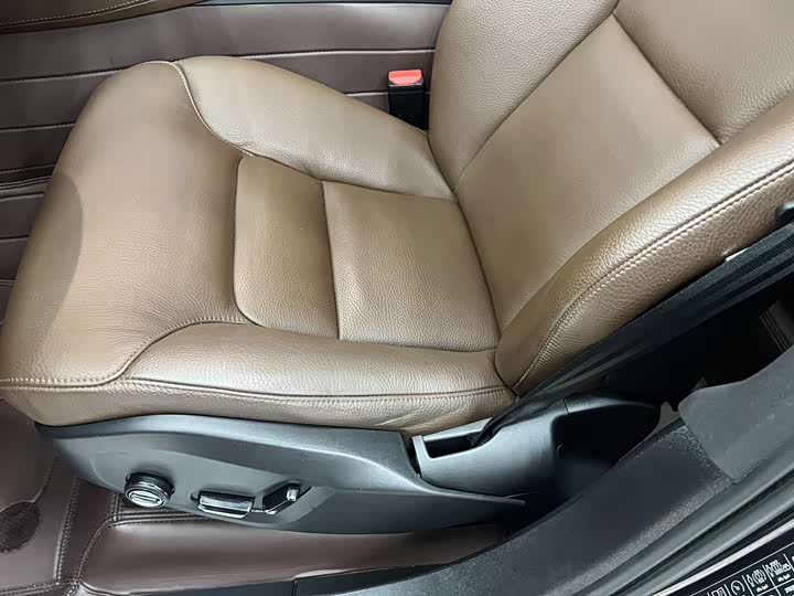 Фото 7 - Volvo XC90