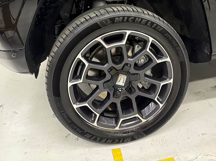 Фото 7 - Tank 700 Hybrid