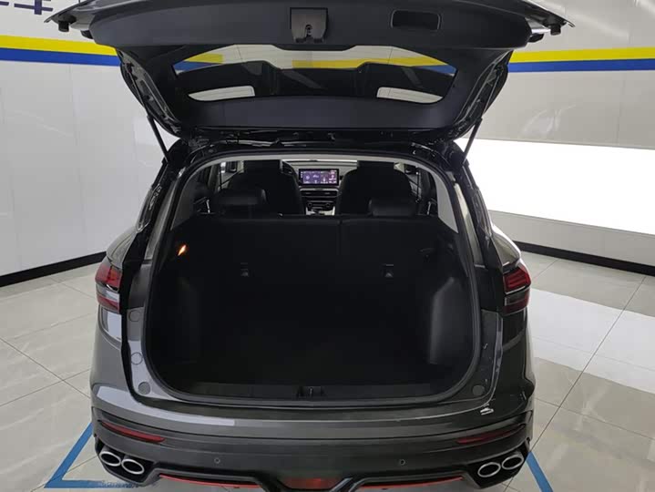 Фото 4 - Geely Coolray