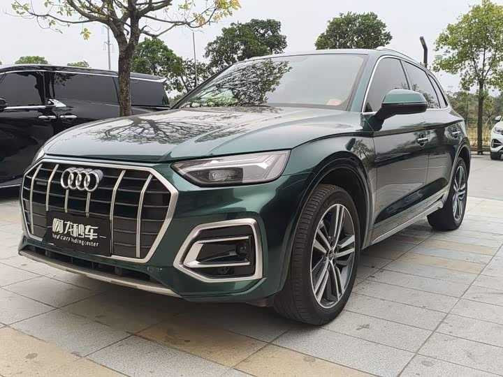 Фото 1 - Audi Q5L