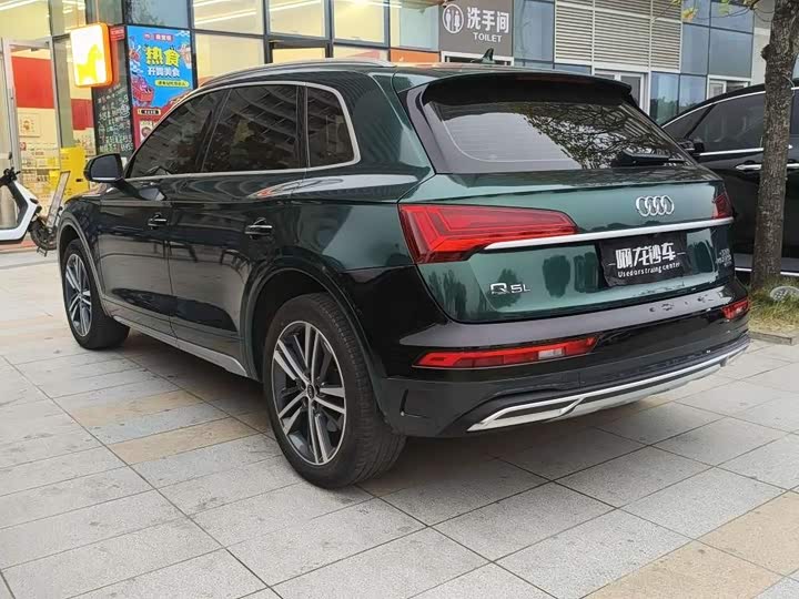 Фото 9 - Audi Q5L