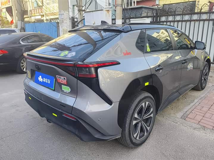 Фото 3 - Toyota bZ4X