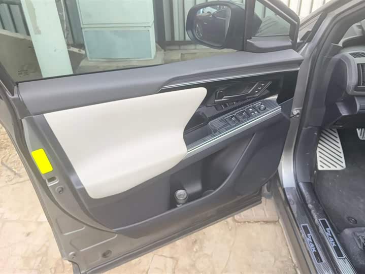 Фото 7 - Toyota bZ4X