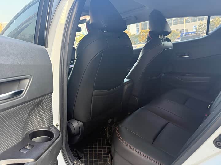 Фото 5 - Toyota Izoa