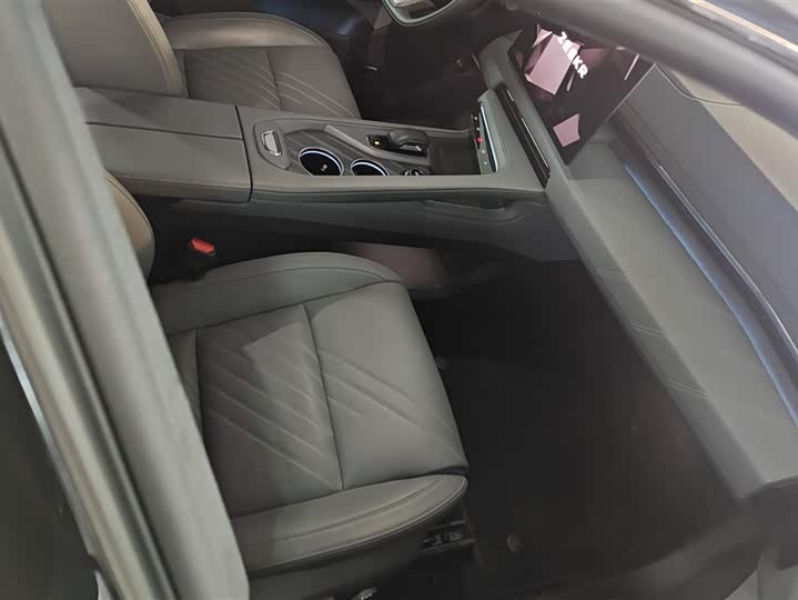 Фото 8 - Zeekr 001