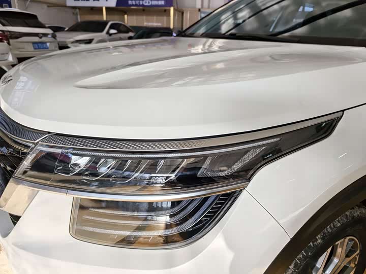 Фото 4 - Kia KX3