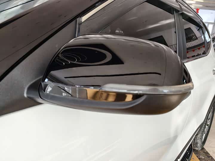 Фото 6 - Kia KX3