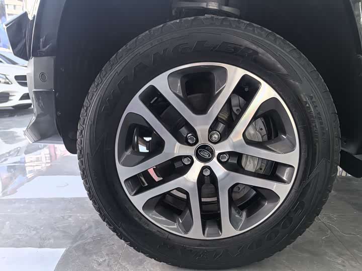 Фото 5 - Land Rover Defender