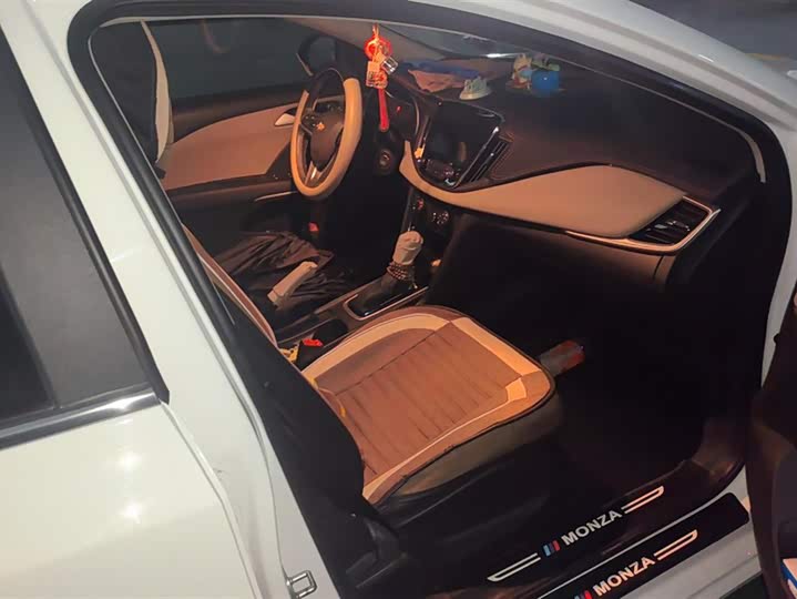 Фото 8 - Chevrolet Monza