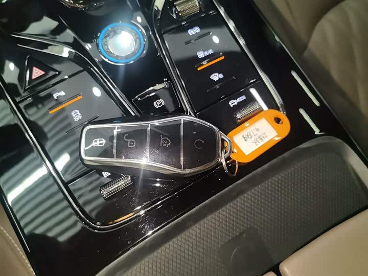 Фото 9 - BYD Han