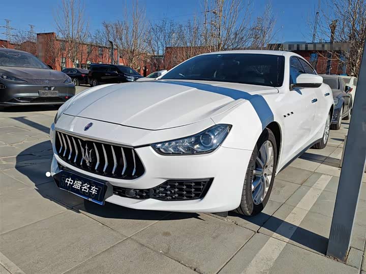 Фото 1 - Maserati Ghibli