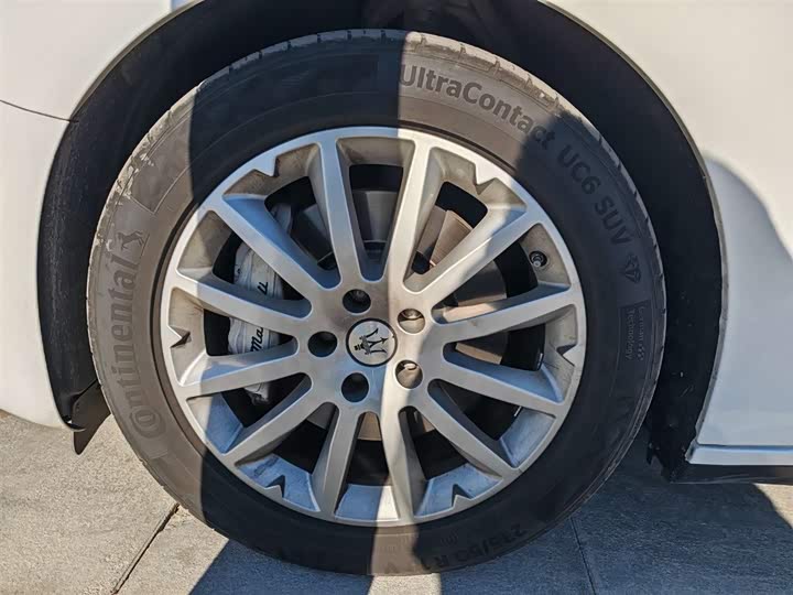 Фото 2 - Maserati Ghibli