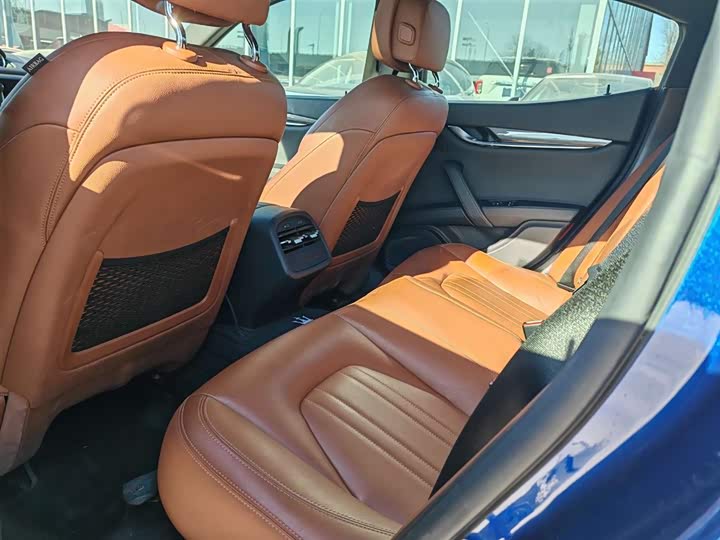 Фото 9 - Maserati Ghibli