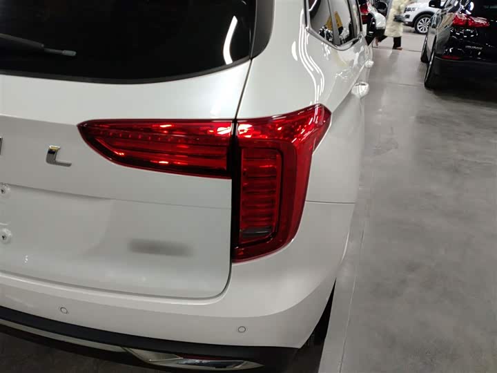 Фото 8 - Haval Jolion