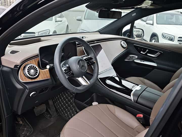 Фото 9 - Mercedes-Benz EQE SUV