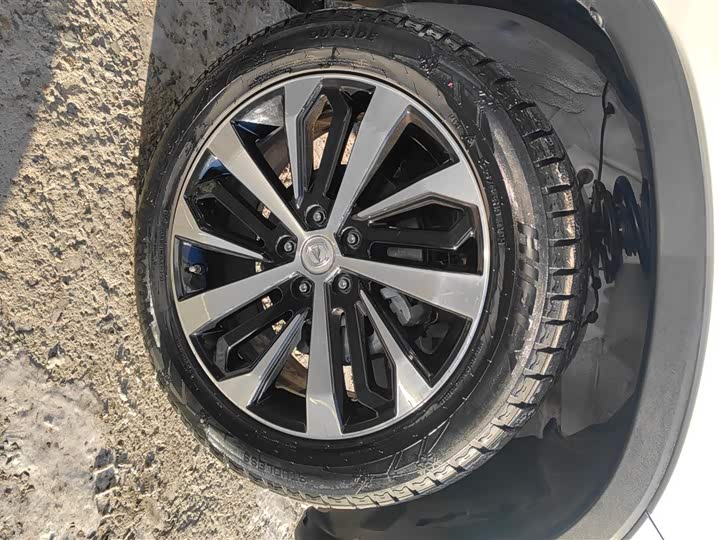 Фото 6 - Changan CS75