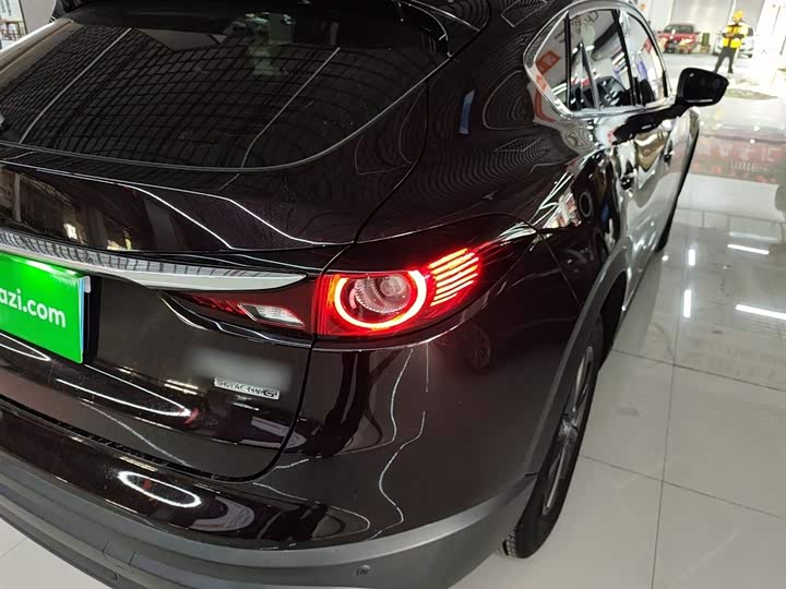 Фото 8 - Mazda CX-4